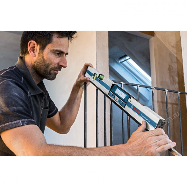 Электронный угломер Bosch GIM 60 Prof New (0.601.076.700) Электронный угломер Bosch GIM 60 Prof New (0.601.076.700)