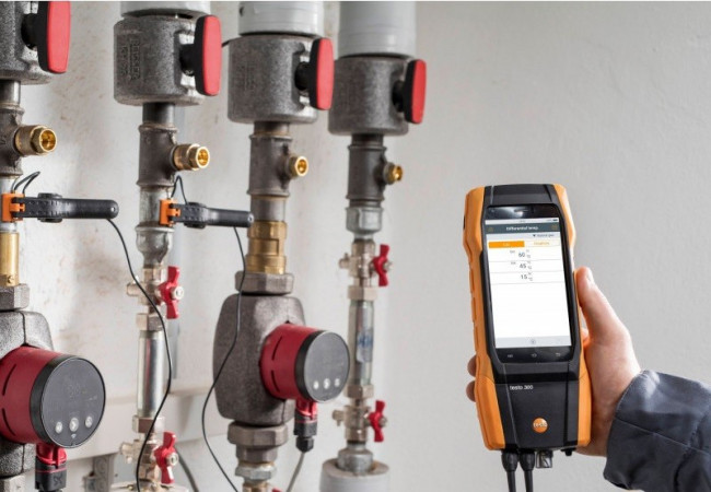 Комплект Testo 300 (O2, CO  без Н2-компенсации до 4000 ppm) Комплект Testo 300 (O2, CO  без Н2-компенсации до 4000 ppm)